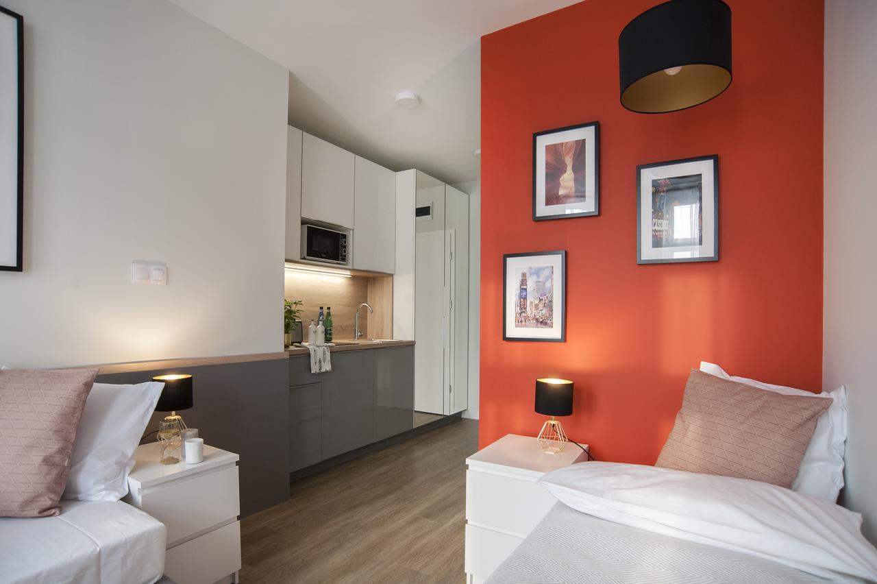 7 Continents Apartments Poznań Exteriör bild